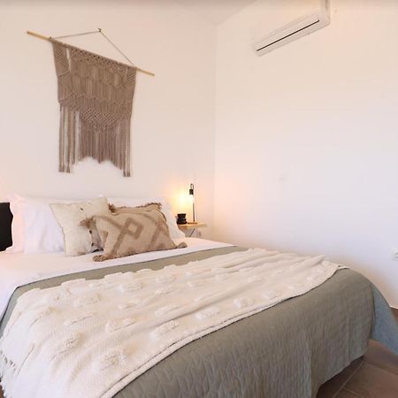Enne Studios For Views & Tranquility Ftelia  Quarto foto